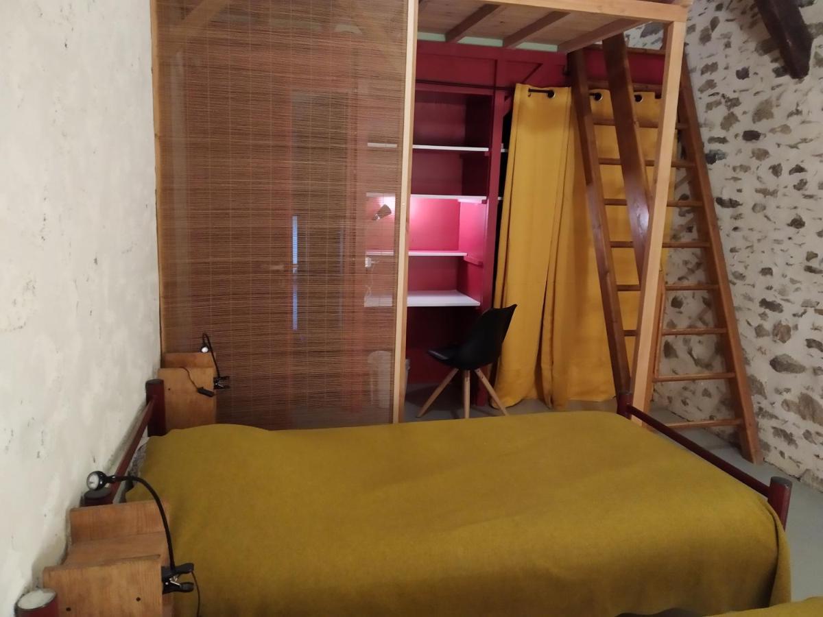 Bed and Breakfast La Tribu De Lavaud Saint-Quentin-sur-Charente Екстер'єр фото