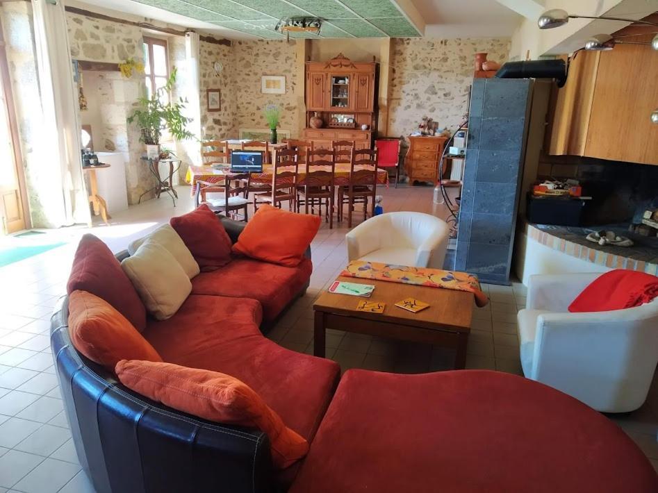 Bed and Breakfast La Tribu De Lavaud Saint-Quentin-sur-Charente Екстер'єр фото