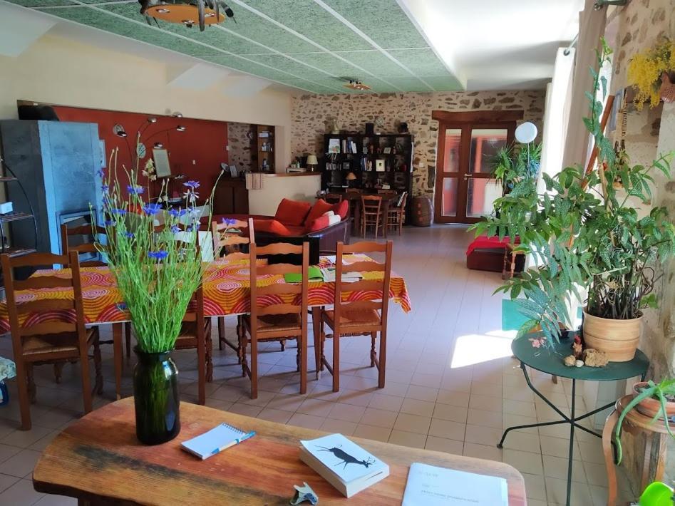 Bed and Breakfast La Tribu De Lavaud Saint-Quentin-sur-Charente Екстер'єр фото